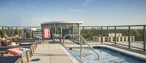 Pool - 2 Units | Ballston Extended Stay | Gym & Kitchen | Near Pentagon & DC Offices (Arlington)