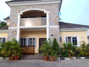 Front of property - H23 Casaminos  (Lagos)