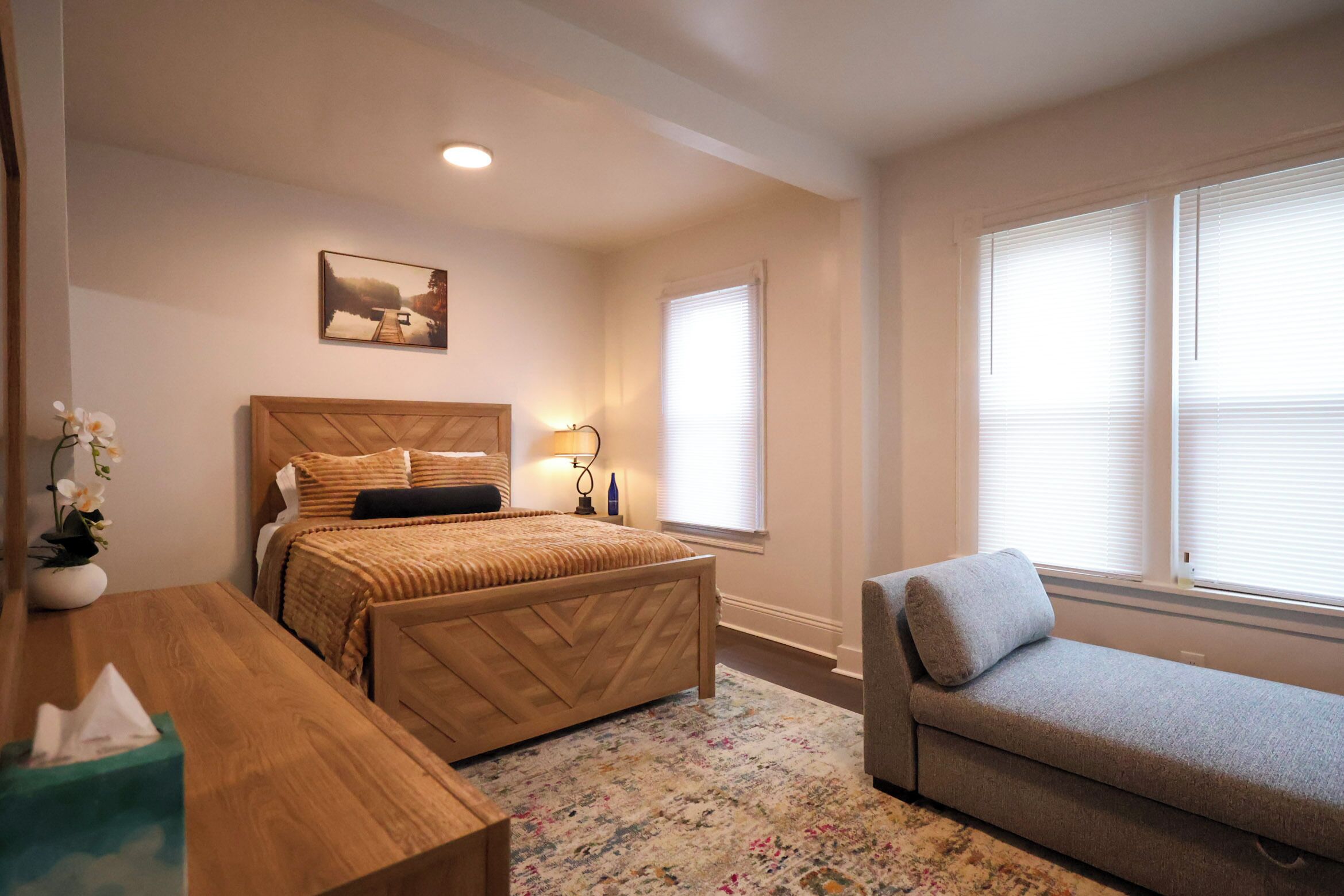 6 bedrooms, iron/ironing board, WiFi, bed sheets