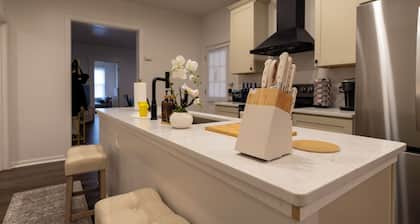 The Weyl Collective 6BR Professional Retreat Near Downtown Rochester