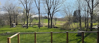 Private Studio with Cottage Setting