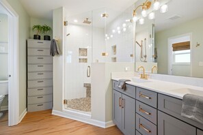 Shower, towels - A Fairytale experience, 4 bed, 3.5 bath HOT TUB (Surf City)