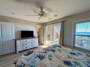 4 bedrooms, iron/ironing board, travel cot, free WiFi - "Topsail Time" renovated oceanfront 4/bd & 3/bath (North Topsail Beach)