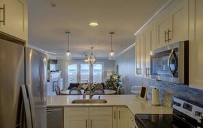 Fridge, microwave, oven, stovetop - New Listing Sol Sensation 2bd/2 bath in Villa Capriani (North Topsail Beach)