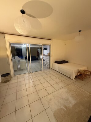 1 makuuhuone, ilmainen Wi-Fi, vuodevaatteet