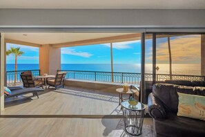 TV, offices - Beachfront Oasis at Sonoran Spa E201 (Puerto Peñasco)