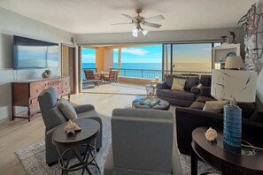 TV, offices - Beachfront Oasis at Sonoran Spa E201 (Puerto Peñasco)
