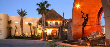 Bella Sirena Resort
