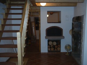 المنشأة من الداخل