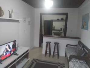 Living area - Come visit us, just 5 minutes from the city center, no car needed to get around. (Armação dos Búzios)