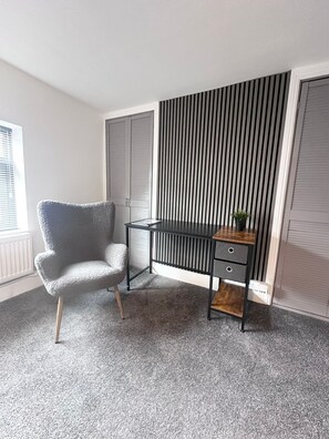 Interior - Yastayzzz @Studio 5, Bransford Rd - Modern Studio with Parking! (Worcester)