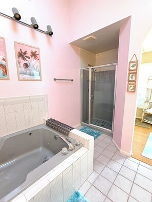 Hair dryer, towels, soap, toilet paper - Oceanview 4Br w/elevator, private pool, hot tub, steps to beach access (Rodanthe)