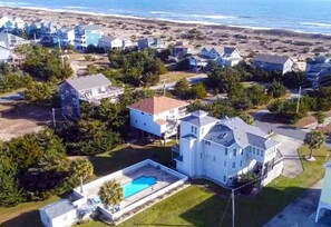 Exterior - Oceanview 4Br w/elevator, private pool, hot tub, steps to beach access (Rodanthe)