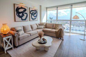 Téléviseur connecté, table de ping-pong, livres