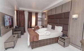 Family Room, Balcony, City View - HOUSE 36 (Lagos)