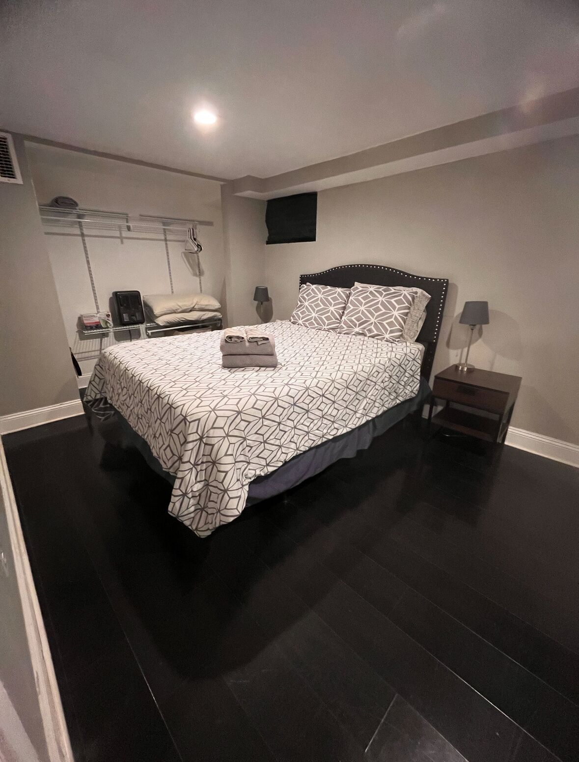 1 chambre, fer et planche à repasser, Wi-Fi, draps fournis