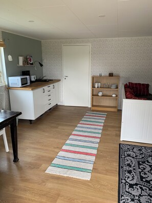 Interior - Gårdshus1, live the country only 6 miles from Gothenburg, 5 miles from Ullared and Varberg. (Örby)