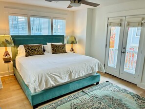 3 bedrooms, iron/ironing board, free WiFi, bed sheets - Coastal Retreat Minutes to Sullivans Island and downtown Charleston (Mount Pleasant)