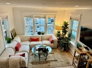 Smart TV - Coastal Retreat Minutes to Sullivans Island and downtown Charleston (Mount Pleasant)