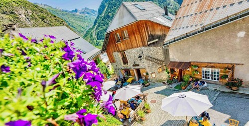 Cosy 4-person house in Vénosc - Fireplace, mountain view balcony, access to Les 2 Alpes