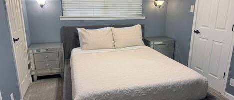 Schreibtisch, Bügeleisen/Bügelbrett, kostenloses WLAN, Bettwäsche