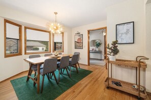 Dining - The Post Oak Retreat (Rogers)