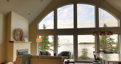 Brand-New Luxury Lakefront Home / Kayaks, Seclusion, minutes from DeTour, MI