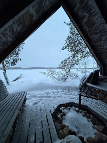 Lumi Hill Lodge Northern Lights