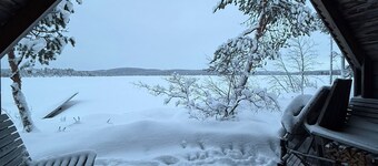 Lumi Hill Lodge Northern Lights