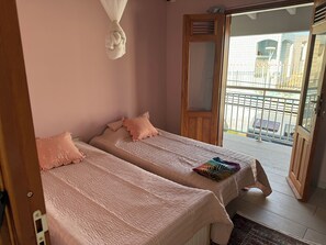 2 bedrooms, iron/ironing board, WiFi, bed sheets - Gwada Coastal Beach Residence A couple of minutes for La Datcha Beach and Parks (Le Gosier)