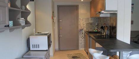 Micro-ondas, fogão, cooktop, lava-louças