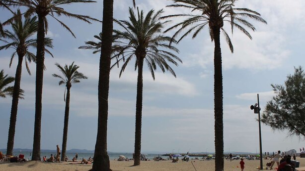 Beach - Newly renovated apartment, located 50 meters from the sea, with swimming pool. (Sant Adrià de Besòs)