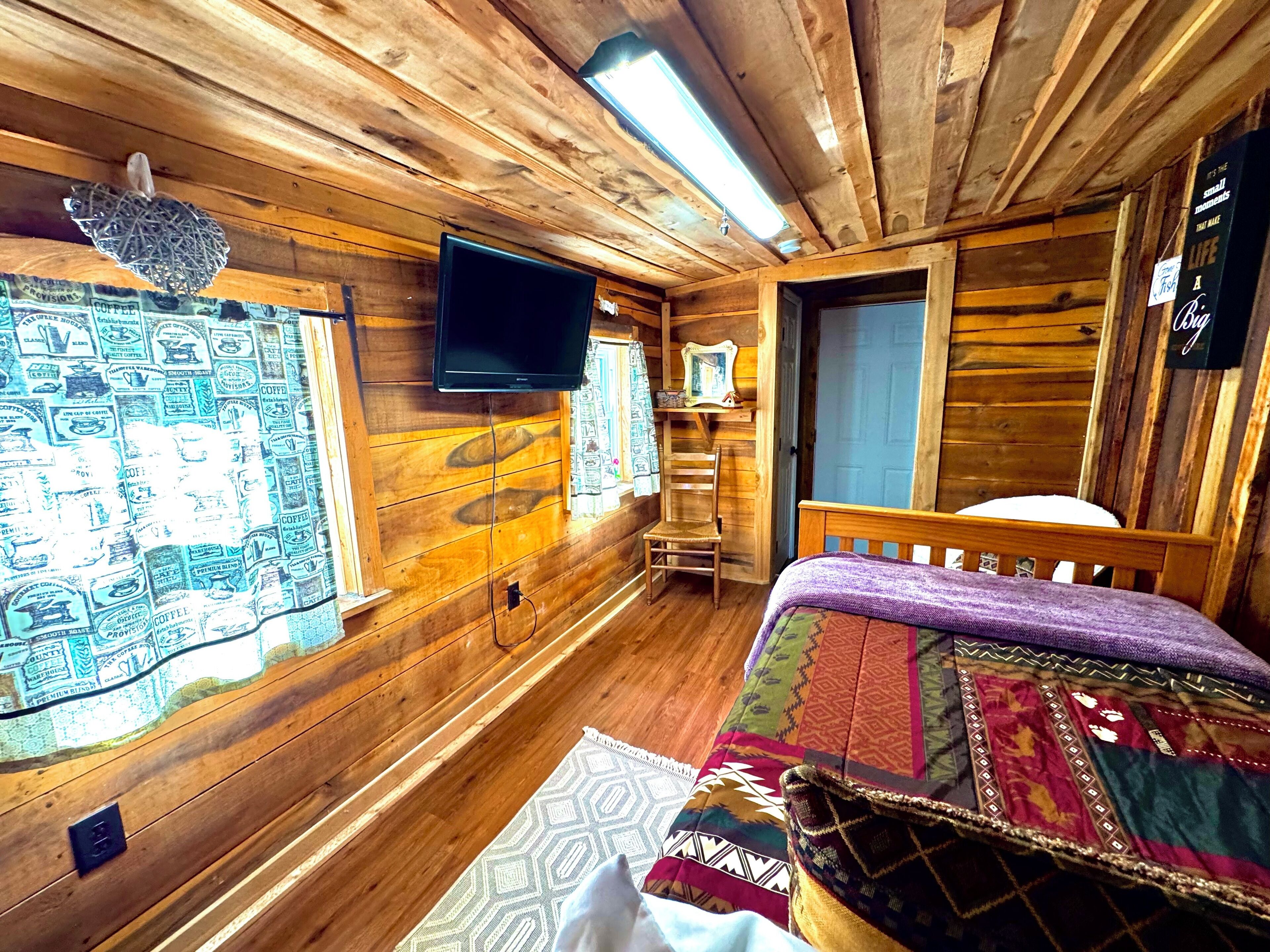 3 bedrooms, free WiFi, bed sheets, wheelchair access