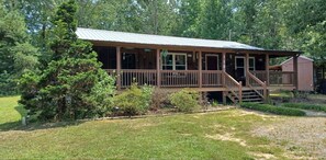 Exterior - Charming Lakeside Cabin on Lookout mountain, Fort Payne by Little River Canyon! (Fort Payne)