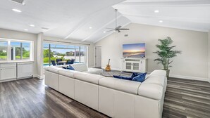 Smart TV - Charming 3-bedroom waterfront house in Naples/Marco Island (Naples)