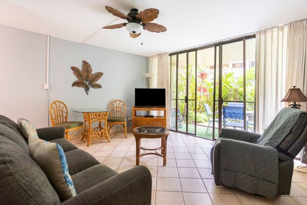 Unclassified image, 1 of 35, button - 1BD / Remodeled Garden View / Ocean front BBQ/Pool (Lahaina)