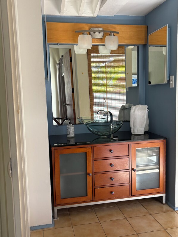 Interior - Book a getaway by 10/30/26 for 11/2026 and Receive a gift upon check-in! (St Thomas, USVI)