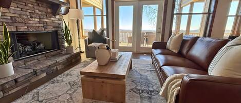 Smart TV, fireplace, stereo