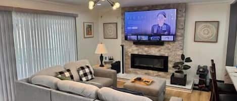 Smart TV, fireplace