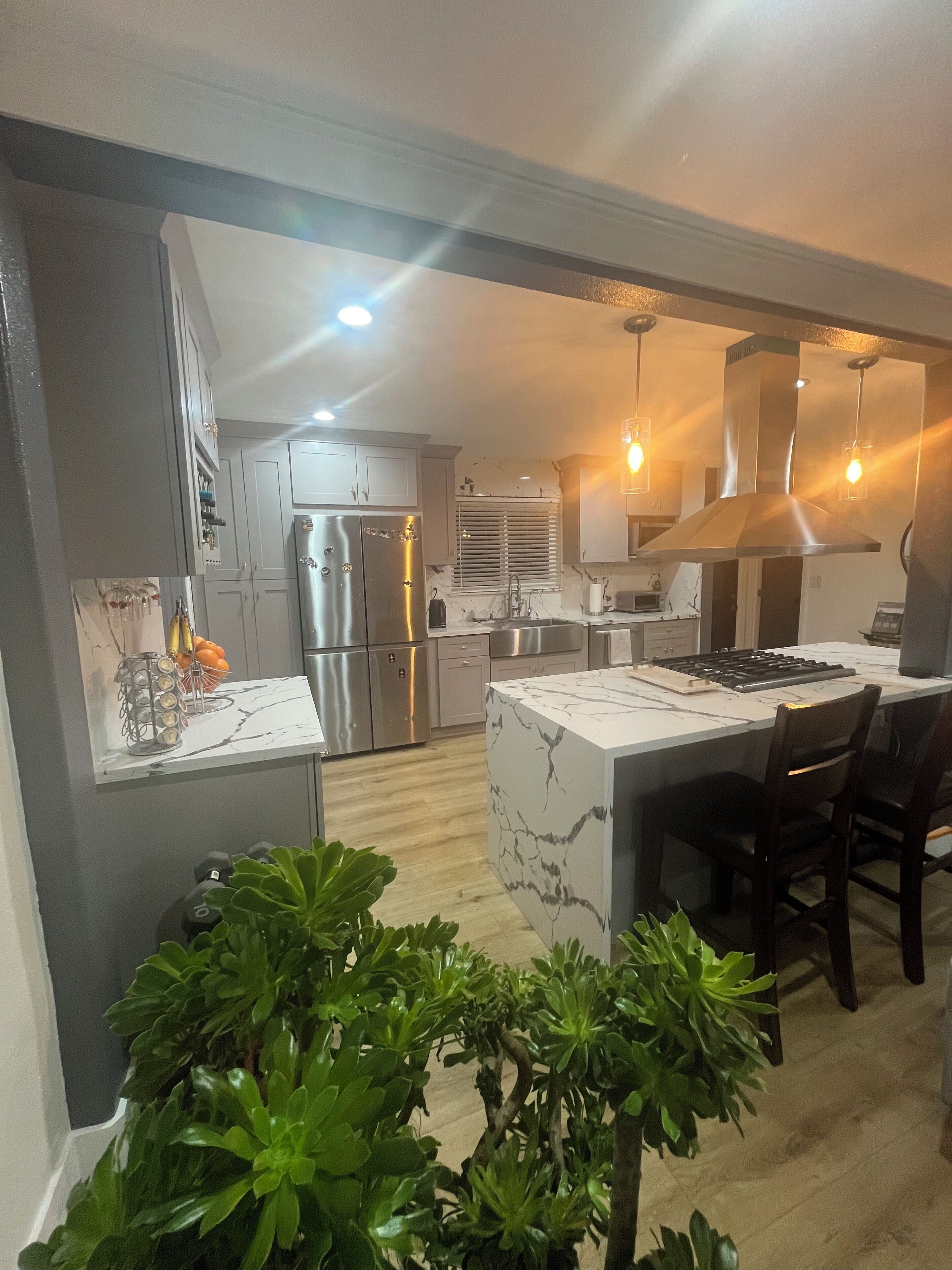 Refrigerador, microondas, horno y parrilla de estufa 