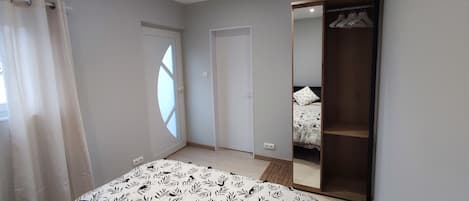 Internet, bed sheets