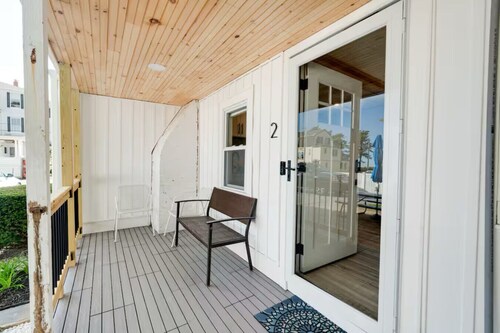 Charming Beachfront Loft | New Renovation