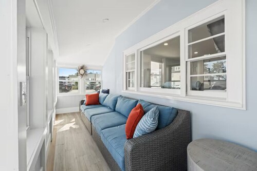 Ocean Views and Modern Flair | New Renovation