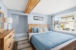 Room - Ocean Views and Modern Flair | New Renovation (Old Orchard Beach)