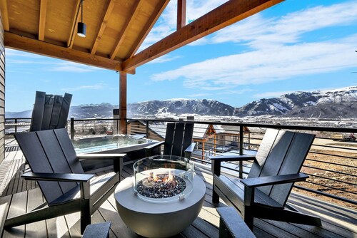 Eden Mountain Cabin: Hot Tub & Stunning Views Retreat