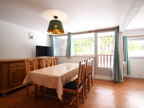 Dining - Lovely F2 bis apartment with balcony and parking, Mont-Dore (Mont-Dore)
