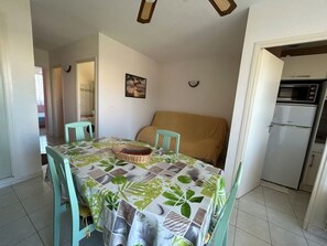 Interior - Apartment for 4, 150m from beach with parking (Argelès-sur-Mer)