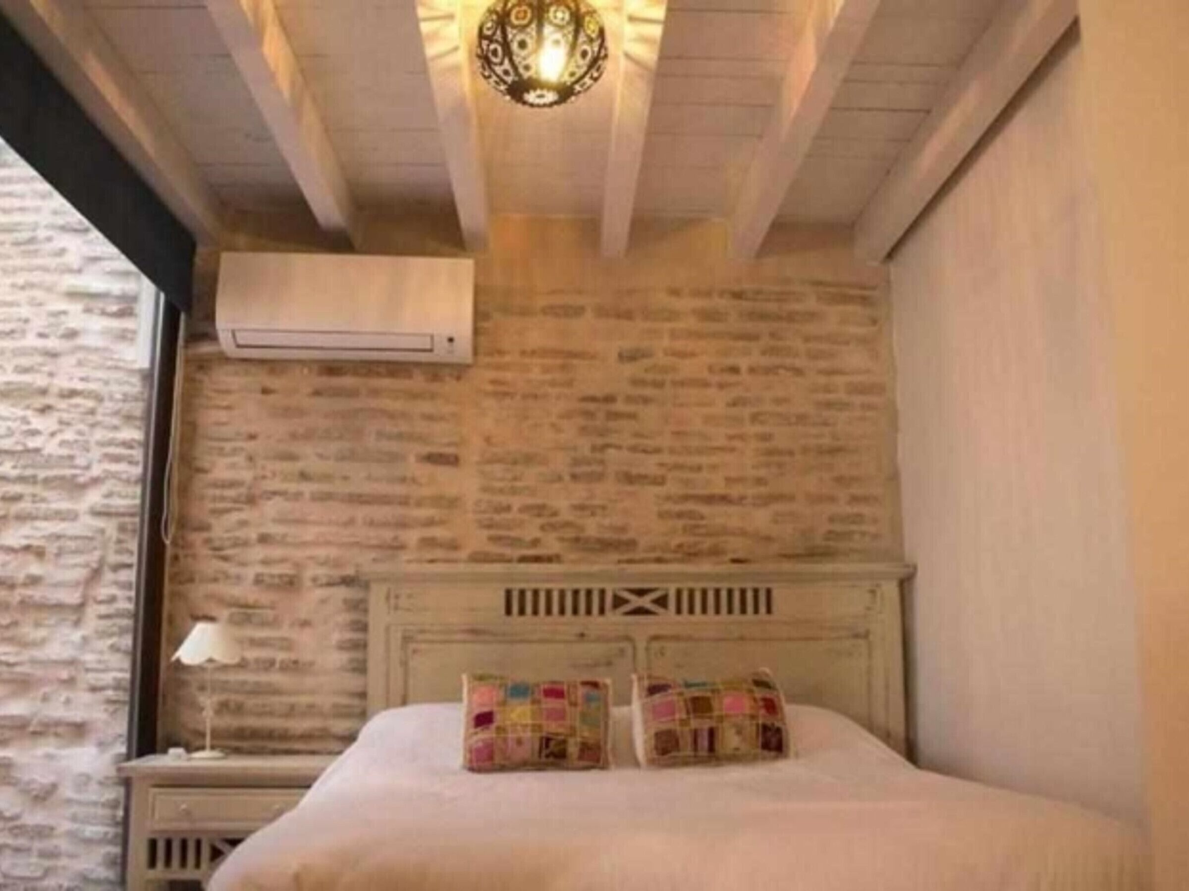 Wifi gratuïta i roba de llit 