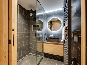 Hair dryer, towels - Spacious Duplex with Spa, 4 Bedrooms, Arc 1800 (Les Arcs 1800)