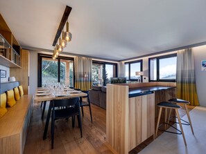 Dining - Spacious Duplex with Spa, 4 Bedrooms, Arc 1800 (Les Arcs 1800)